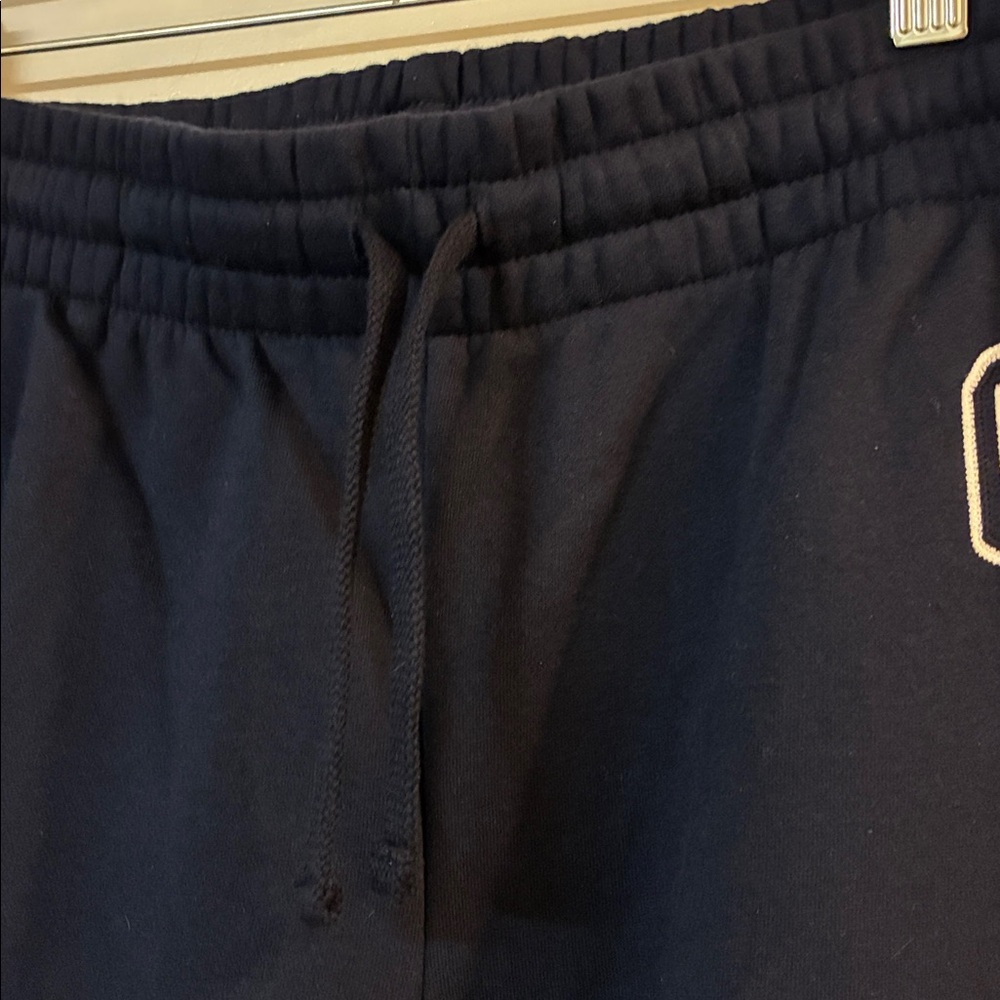 GAP Logo Straight Sweatpants Size - Large
Color - Navy Uniform - Picture 11 of 14